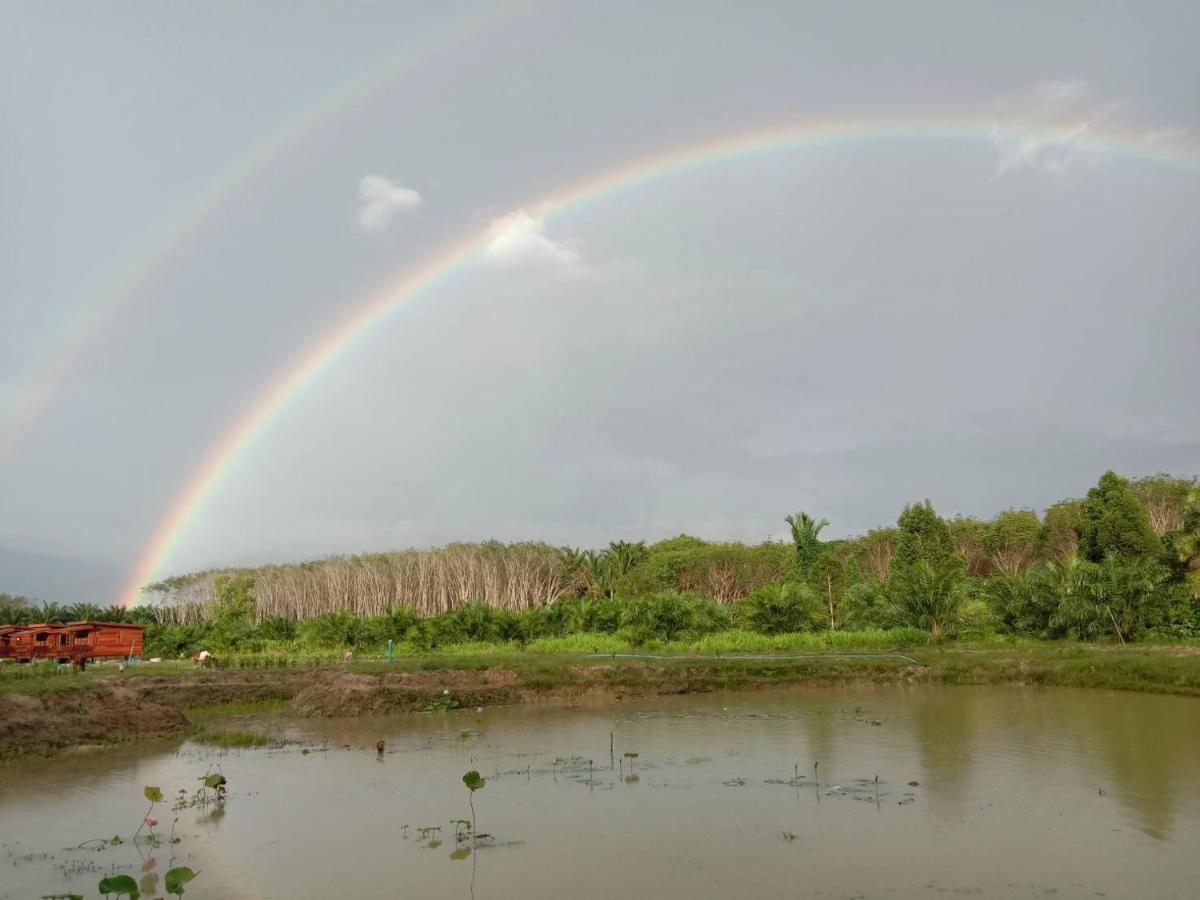 ไร่นาบัวหลวง คาเฟ่ & ฟาร์มสเตย์ Raina Bualuang Cafe & Farm Stay Ban Na No Экстерьер фото